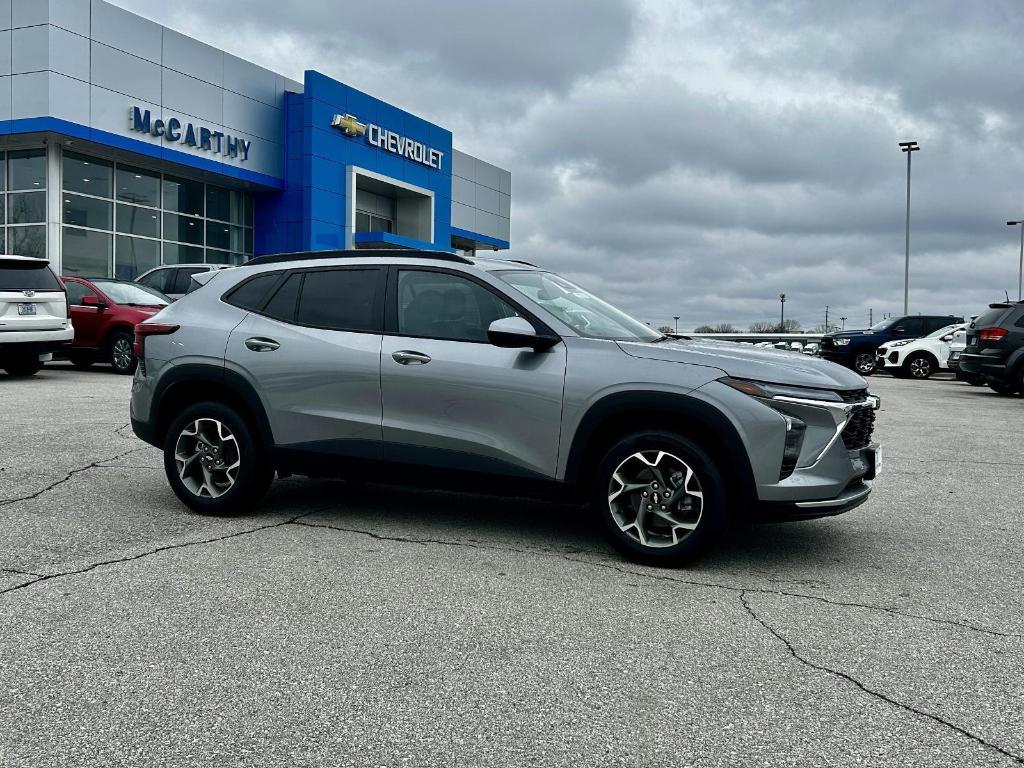 new 2025 Chevrolet Trax car, priced at $25,385