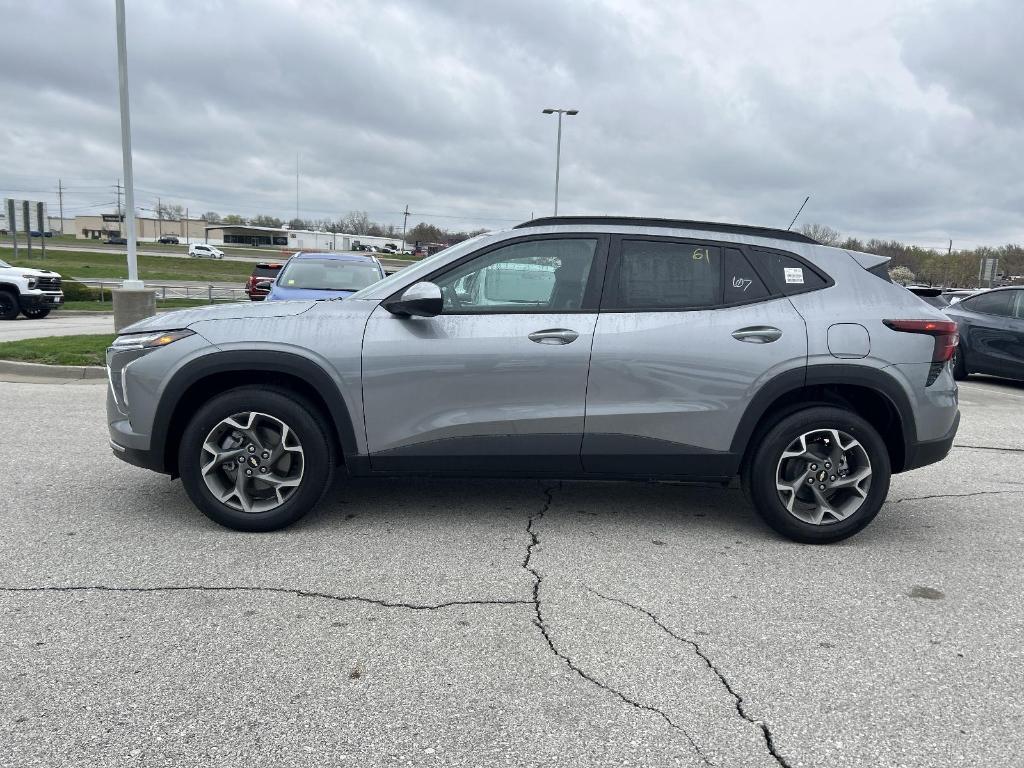 new 2025 Chevrolet Trax car, priced at $25,385