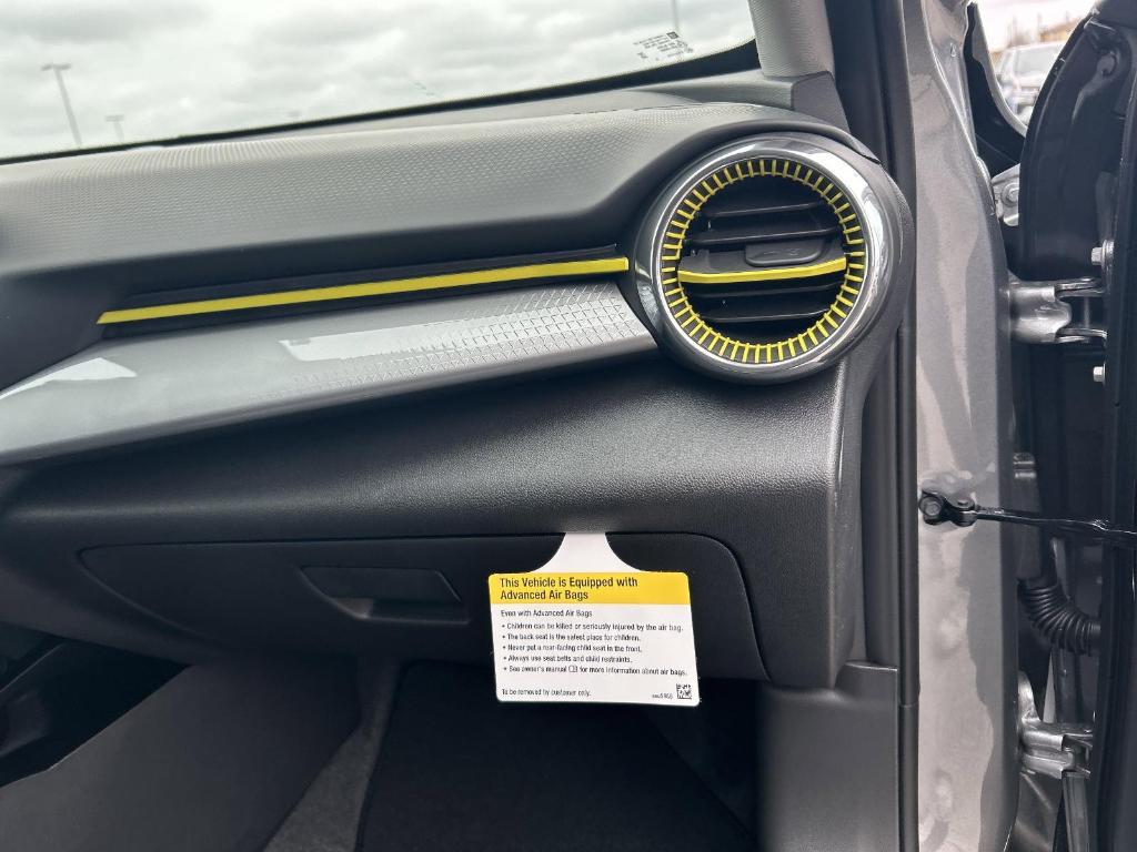 new 2025 Chevrolet Trax car, priced at $25,385