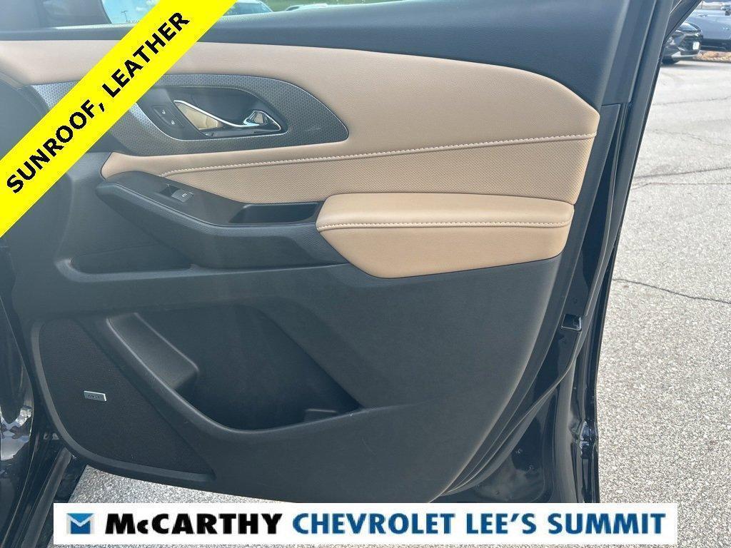 used 2022 Chevrolet Traverse car, priced at $28,600