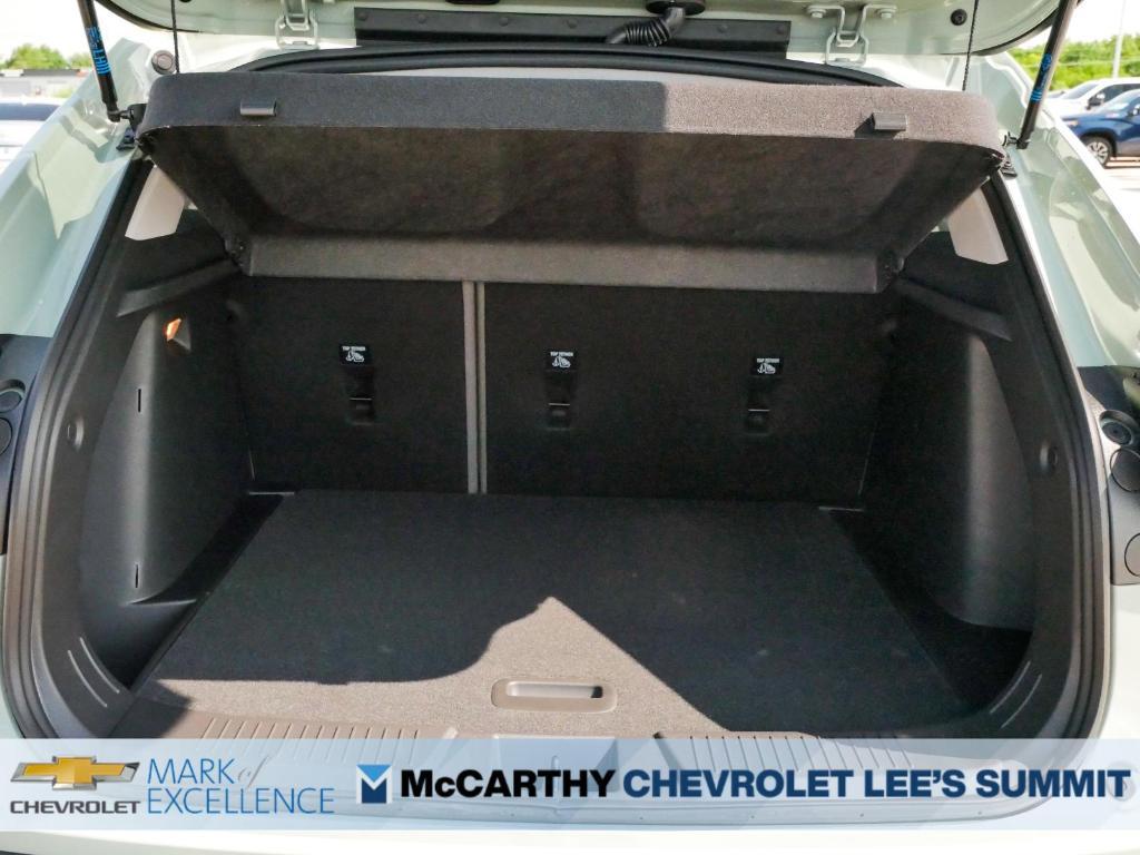 new 2025 Chevrolet Trax car