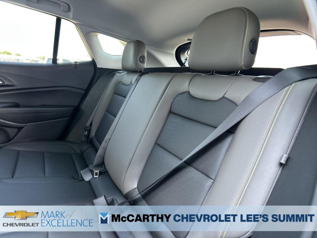 new 2025 Chevrolet Trax car