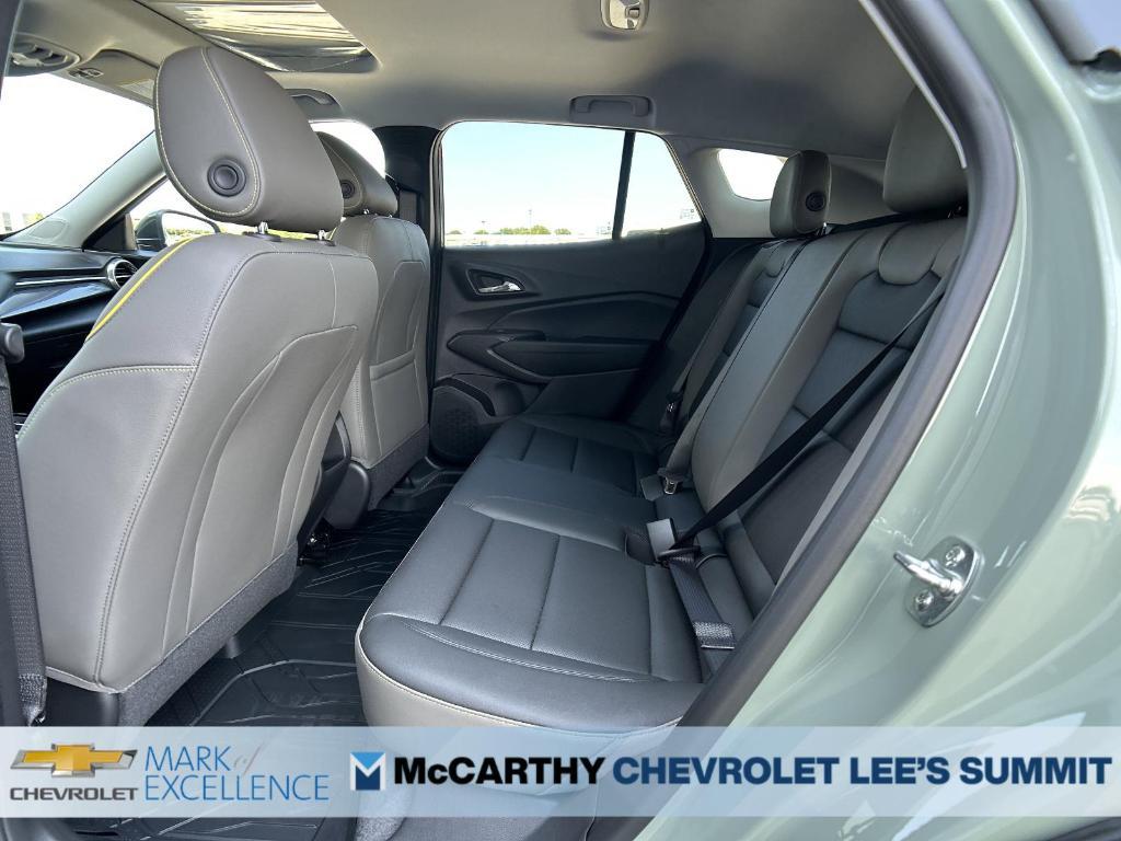 new 2025 Chevrolet Trax car