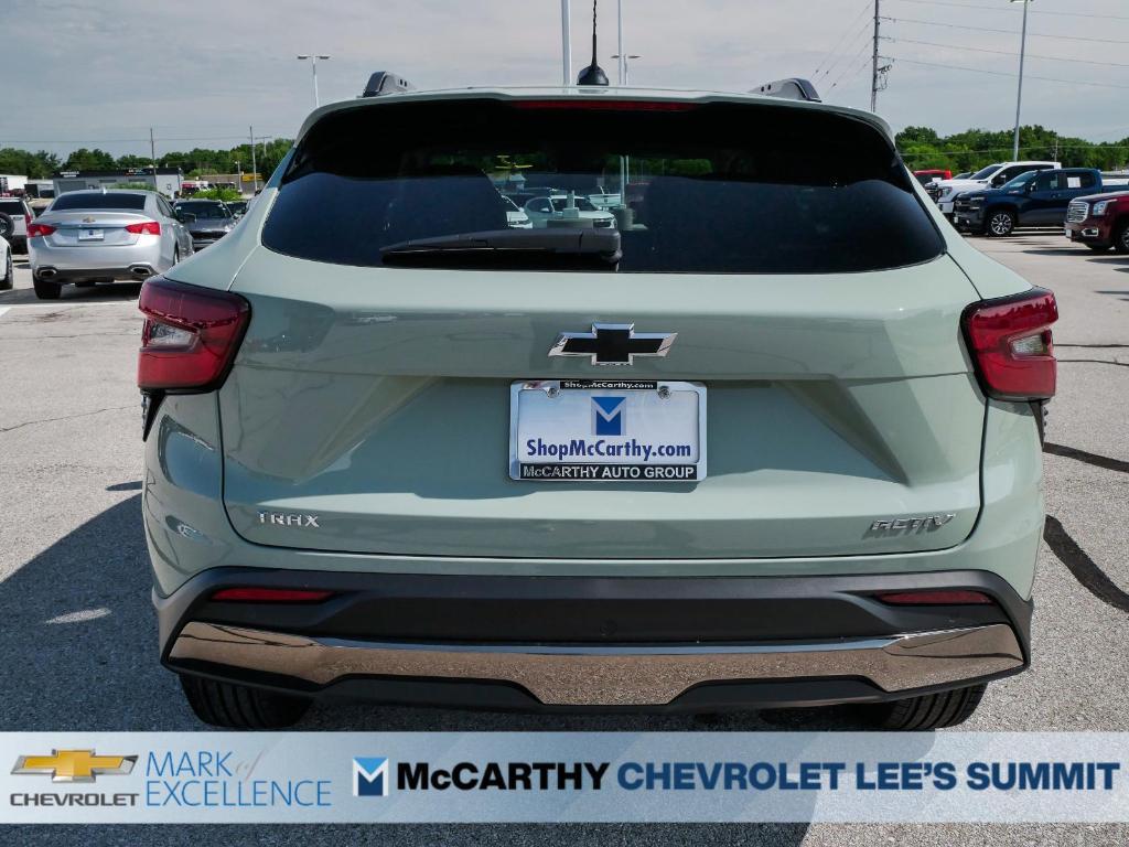 new 2025 Chevrolet Trax car