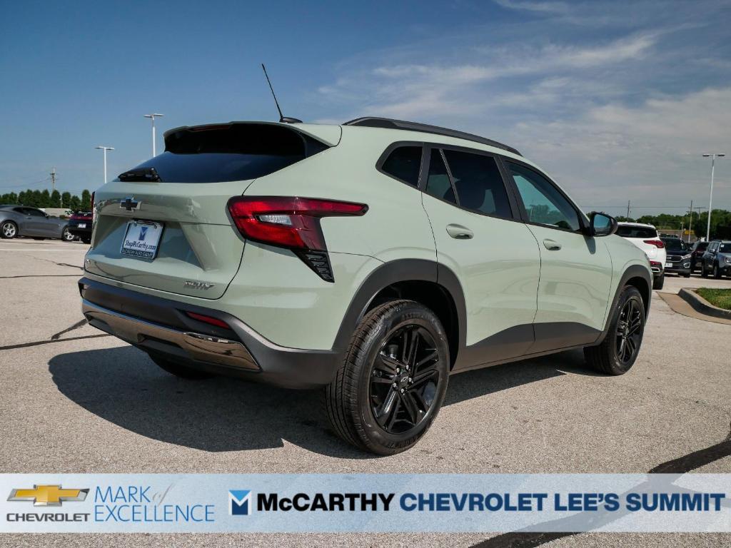 new 2025 Chevrolet Trax car