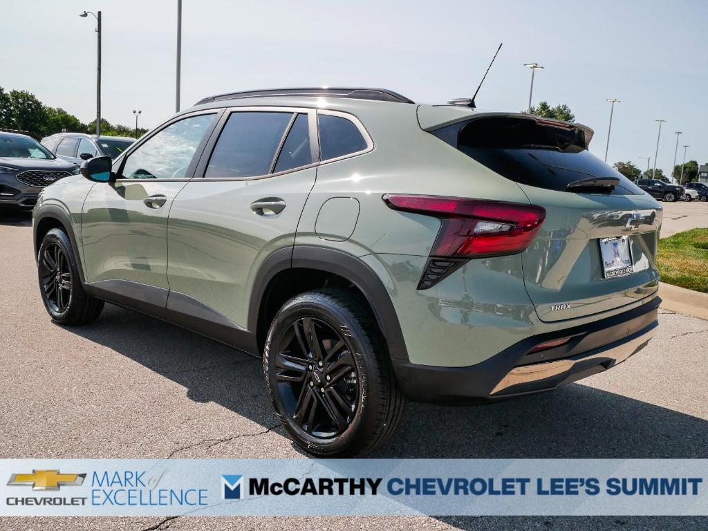 new 2025 Chevrolet Trax car