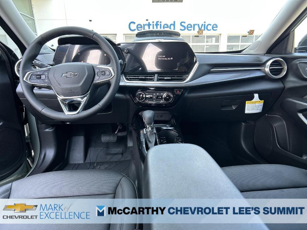 new 2025 Chevrolet Trax car