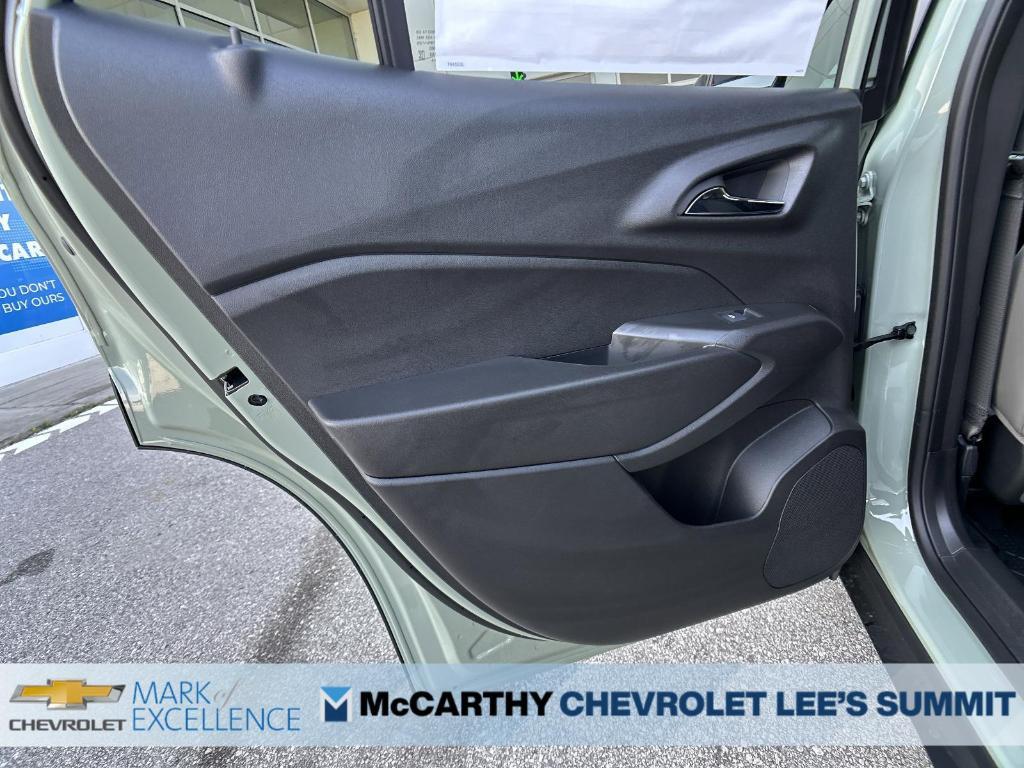 new 2025 Chevrolet Trax car