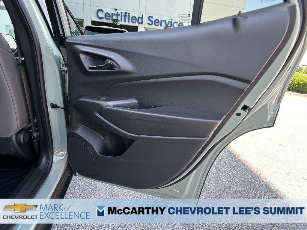 new 2025 Chevrolet Trax car