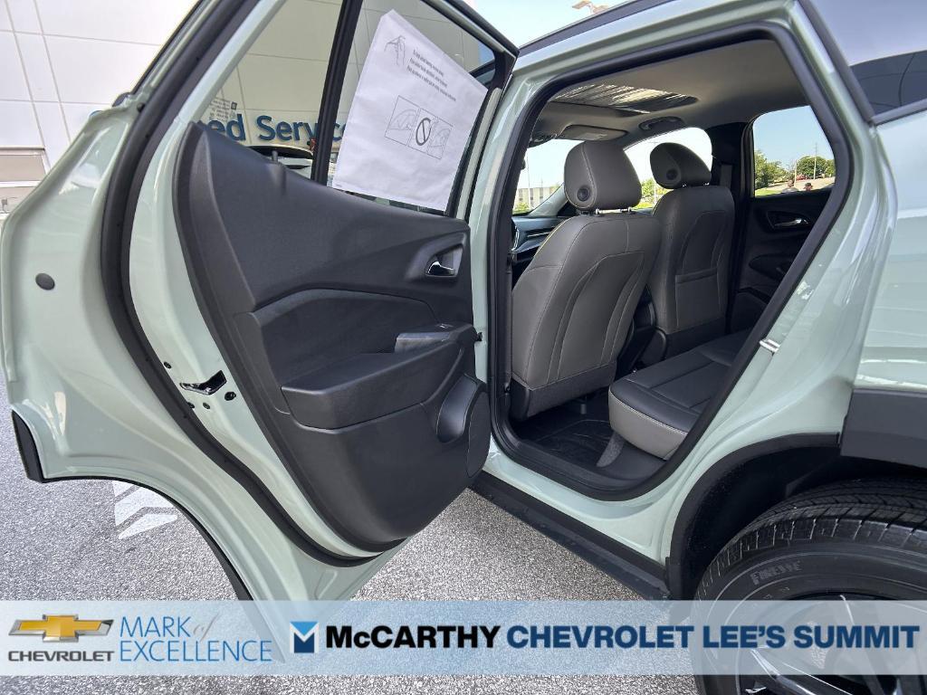 new 2025 Chevrolet Trax car