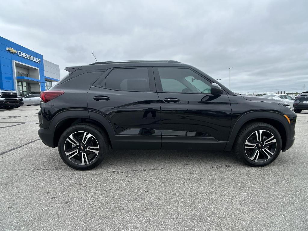 new 2025 Chevrolet TrailBlazer car, priced at $29,965