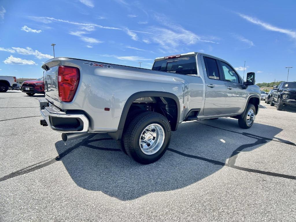 new 2025 Chevrolet Silverado 3500 car