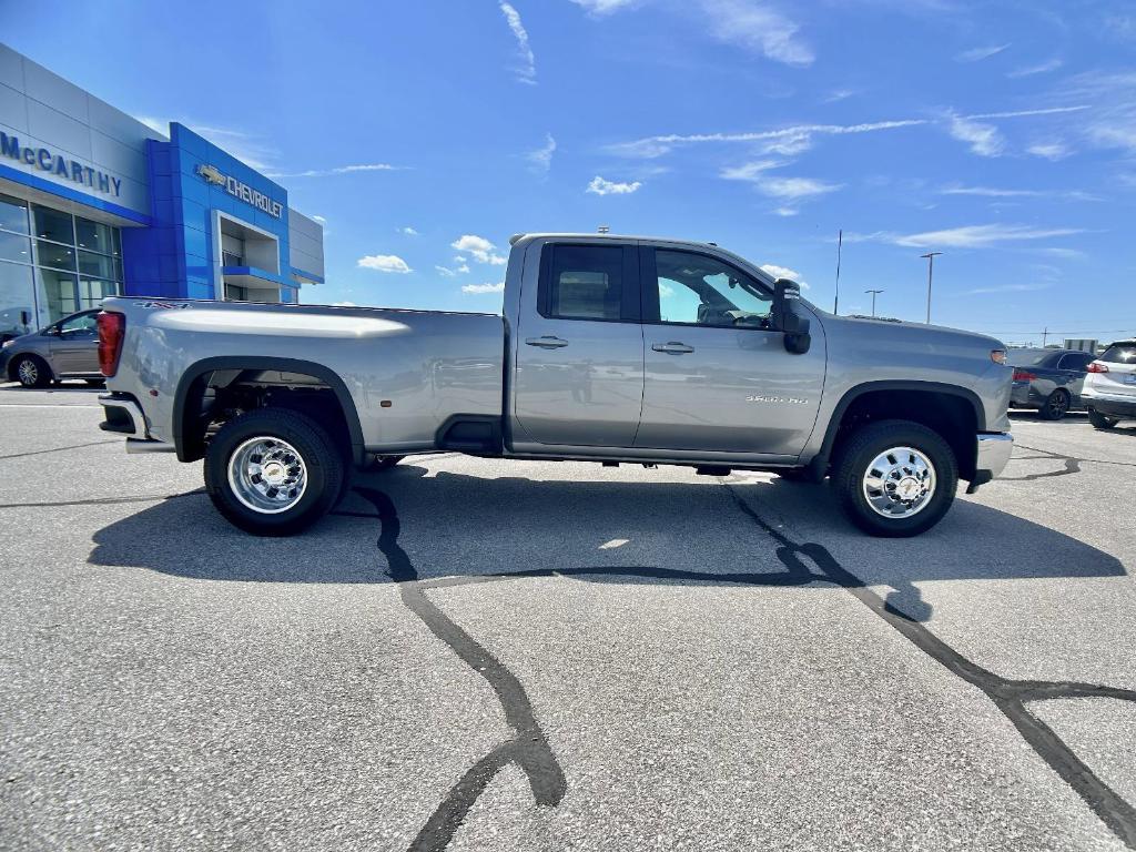 new 2025 Chevrolet Silverado 3500 car