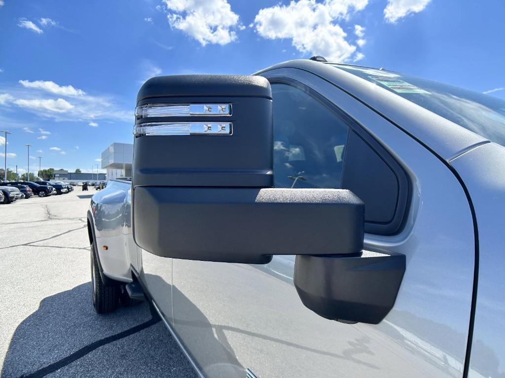 new 2025 Chevrolet Silverado 3500 car