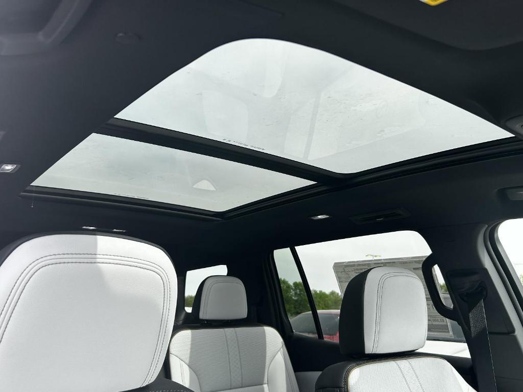 new 2025 Chevrolet Traverse car, priced at $59,640