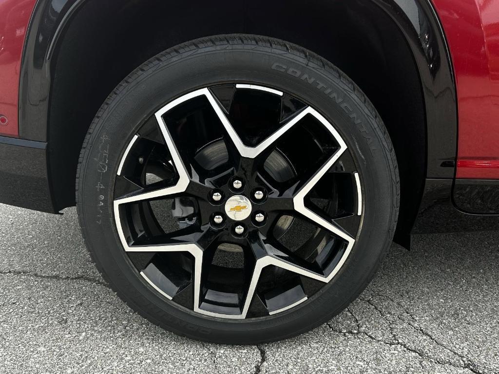 new 2025 Chevrolet Traverse car, priced at $59,640