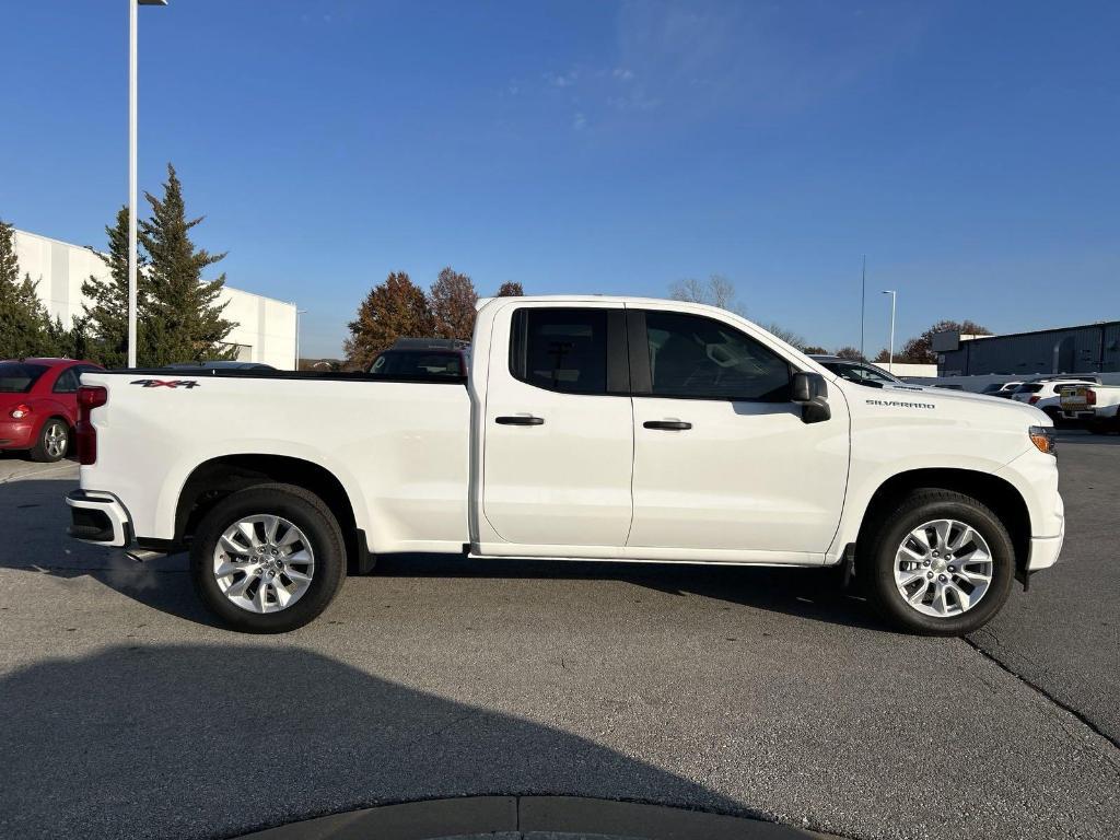 new 2025 Chevrolet Silverado 1500 car, priced at $42,700