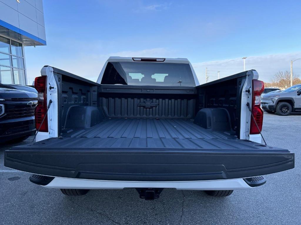 new 2025 Chevrolet Silverado 1500 car, priced at $42,700