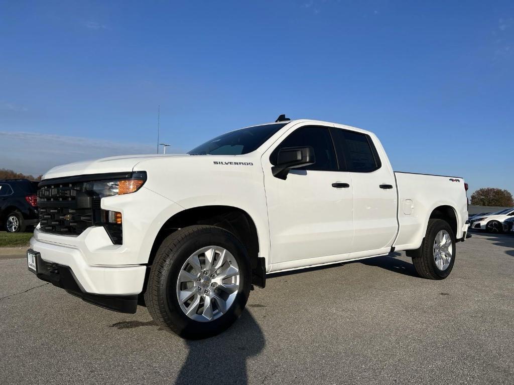 new 2025 Chevrolet Silverado 1500 car, priced at $42,700