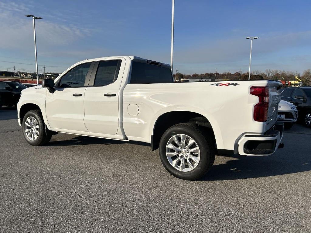 new 2025 Chevrolet Silverado 1500 car, priced at $42,700