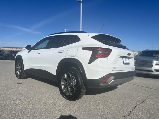new 2025 Chevrolet Trax car, priced at $25,385