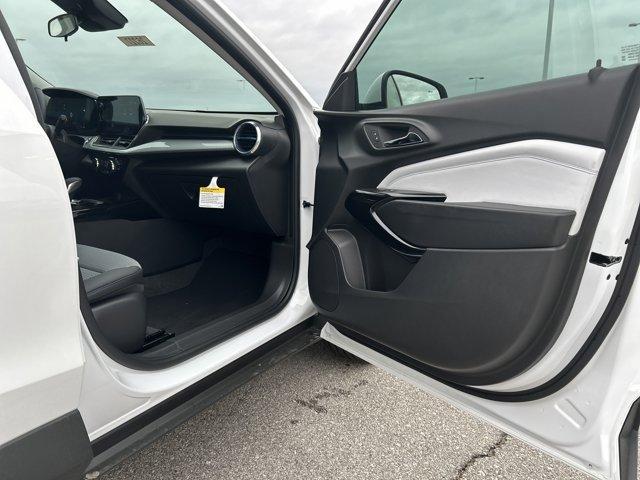new 2025 Chevrolet Trax car, priced at $25,385