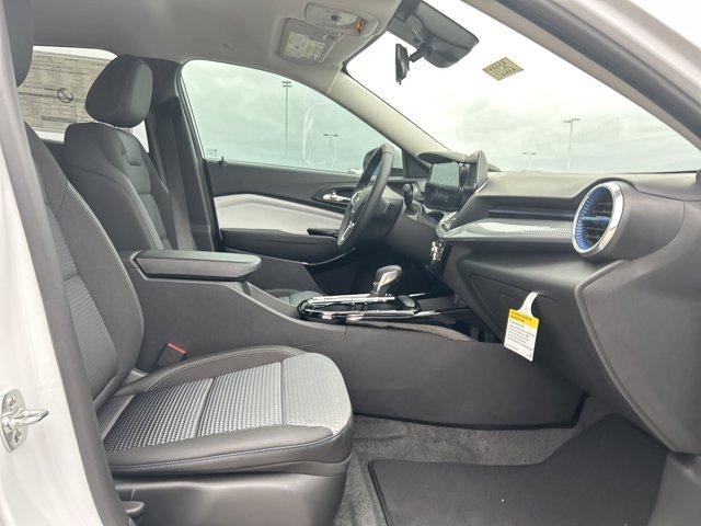 new 2025 Chevrolet Trax car, priced at $25,385