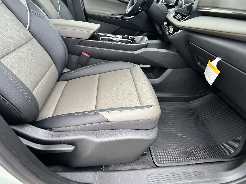 new 2026 Chevrolet Equinox car, priced at $36,335