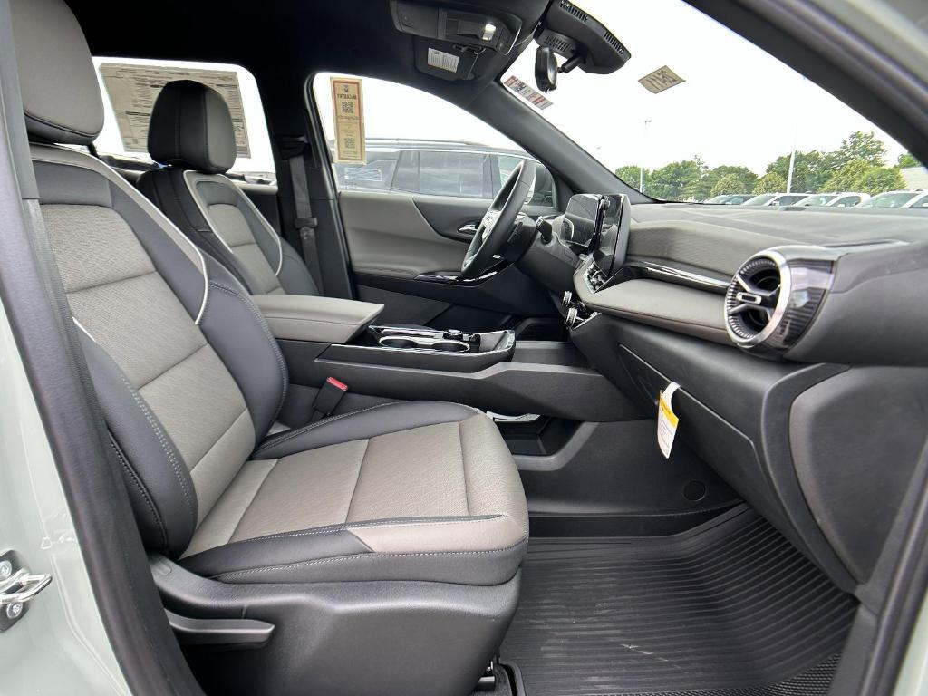 new 2026 Chevrolet Equinox car, priced at $36,335