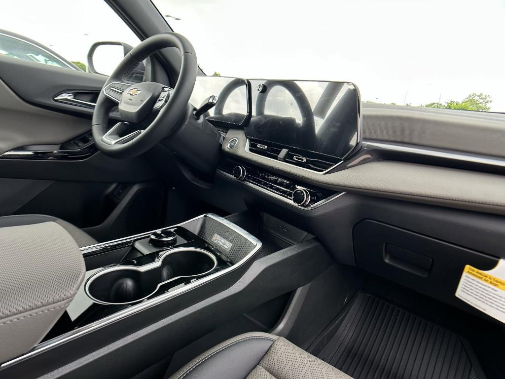new 2026 Chevrolet Equinox car, priced at $36,335