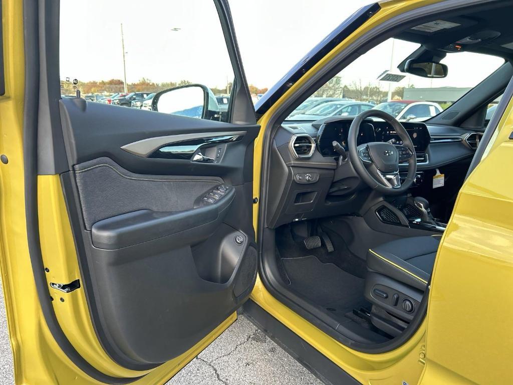 new 2025 Chevrolet TrailBlazer car, priced at $28,980