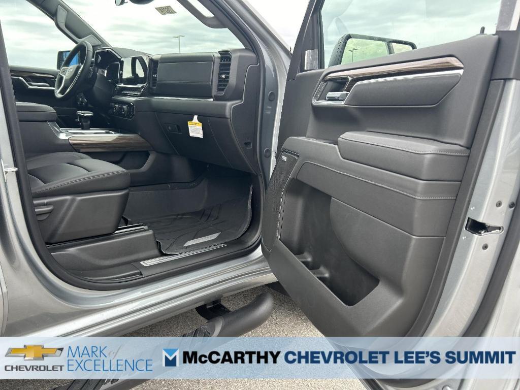 new 2025 Chevrolet Silverado 1500 car, priced at $52,605
