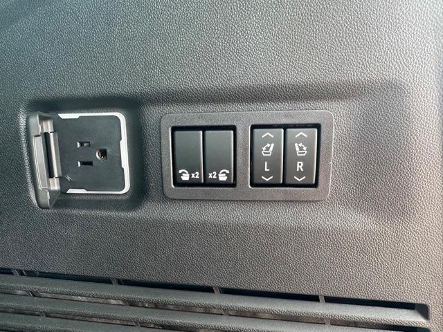 used 2023 GMC Yukon XL car, priced at $67,000