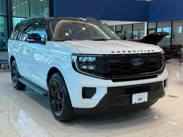 new 2025 Ford Expedition car, priced at $75,900