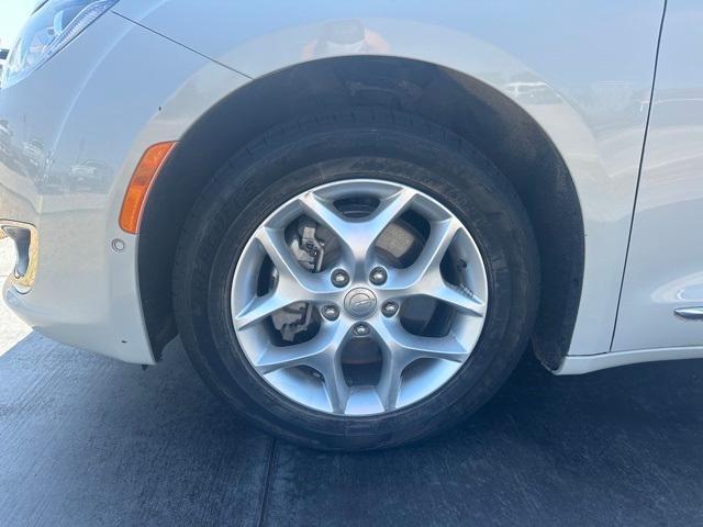 used 2020 Chrysler Pacifica car, priced at $17,000