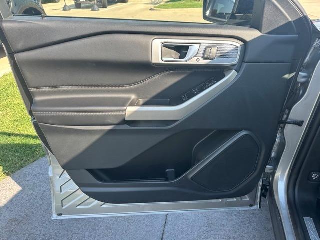 used 2023 Ford Explorer car, priced at $32,000
