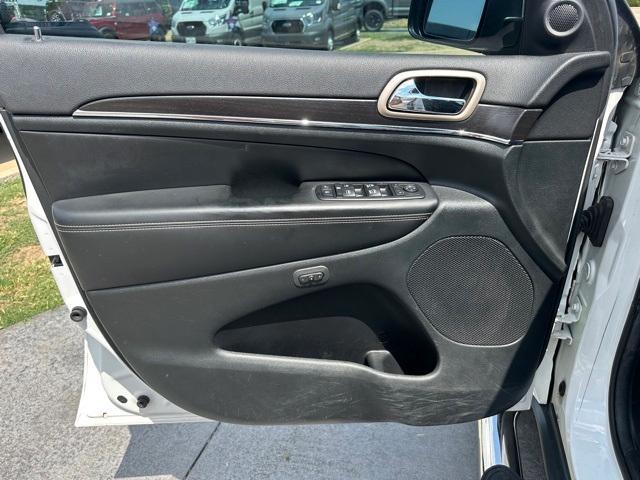 used 2014 Jeep Grand Cherokee car, priced at $9,000