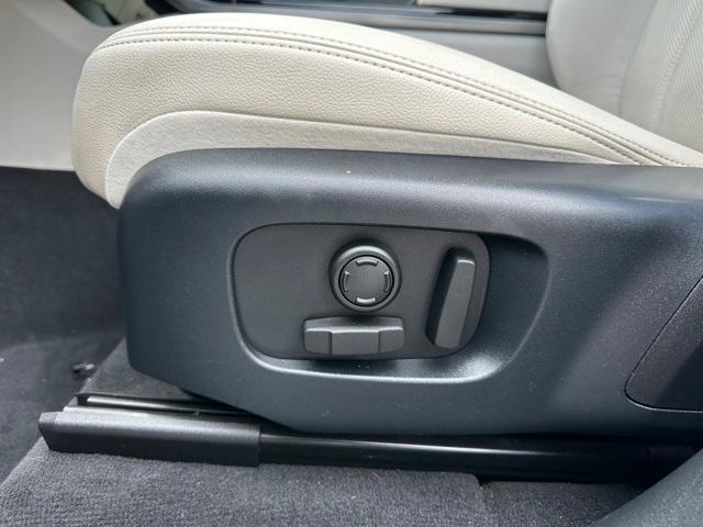 used 2020 Land Rover Range Rover Velar car, priced at $25,000