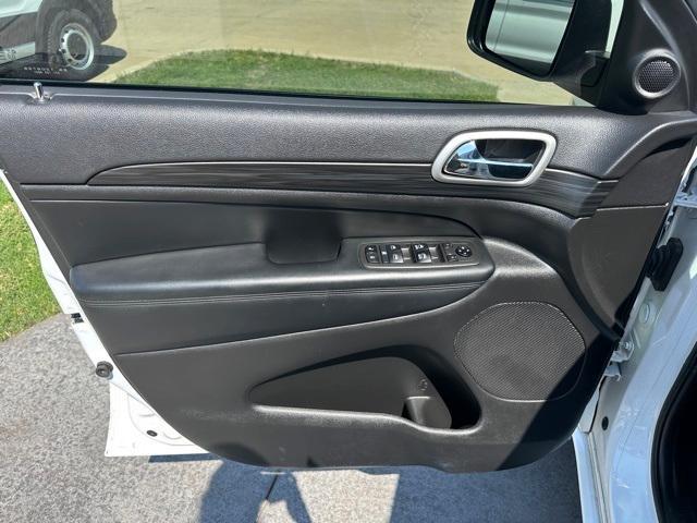 used 2021 Jeep Grand Cherokee car, priced at $25,000