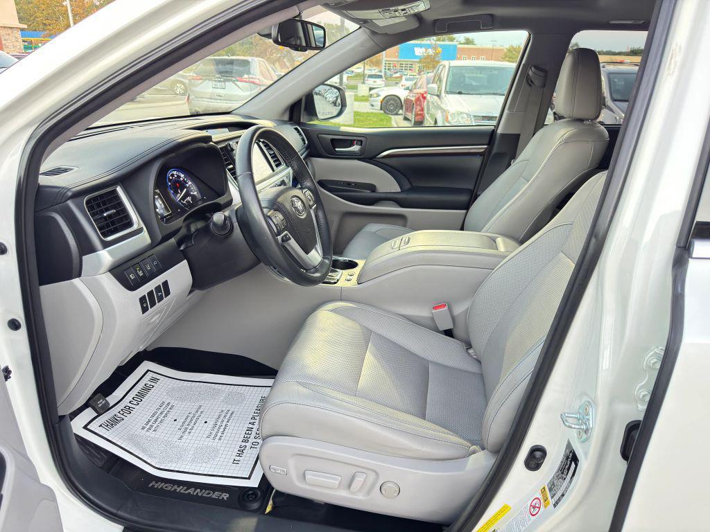 used 2015 Toyota Highlander car, priced at $22,650