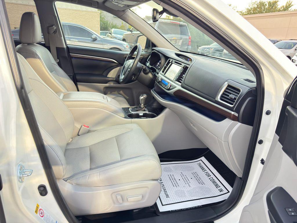 used 2015 Toyota Highlander car, priced at $22,650