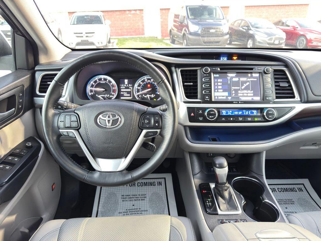 used 2015 Toyota Highlander car, priced at $22,650