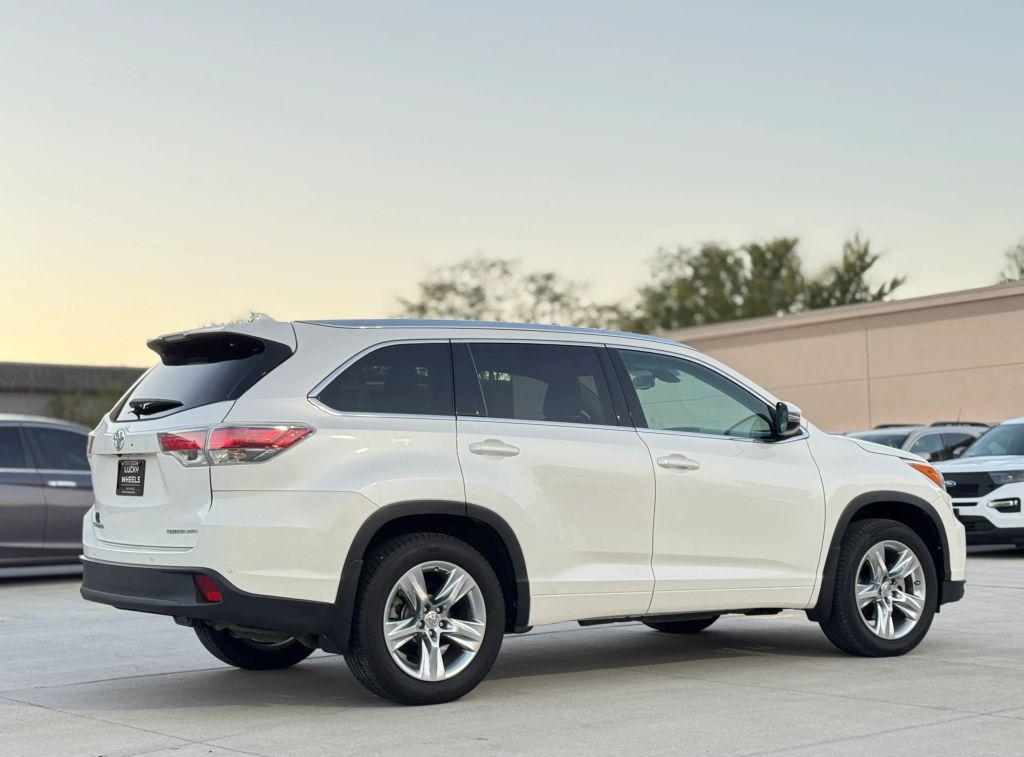 used 2015 Toyota Highlander car, priced at $22,650