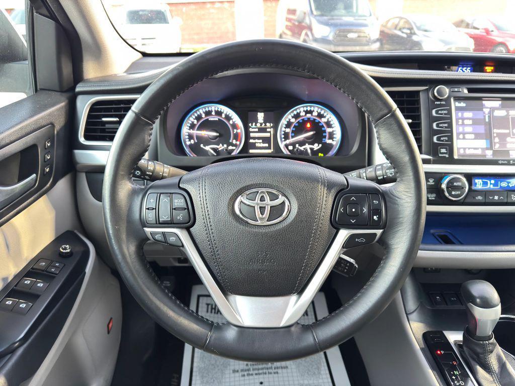 used 2015 Toyota Highlander car, priced at $22,650