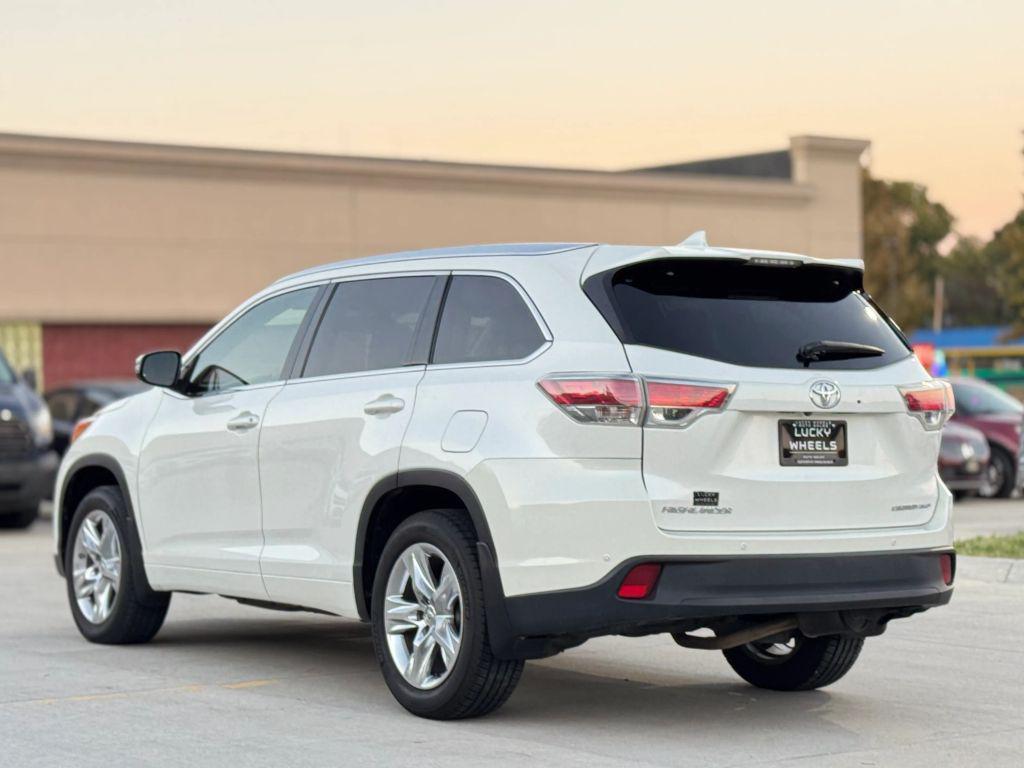 used 2015 Toyota Highlander car, priced at $22,650