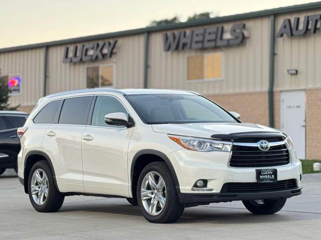 used 2015 Toyota Highlander car, priced at $22,650