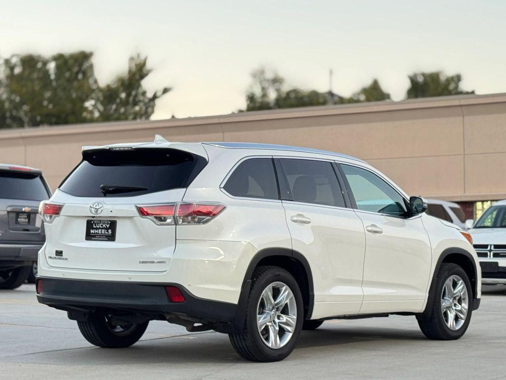 used 2015 Toyota Highlander car, priced at $22,650
