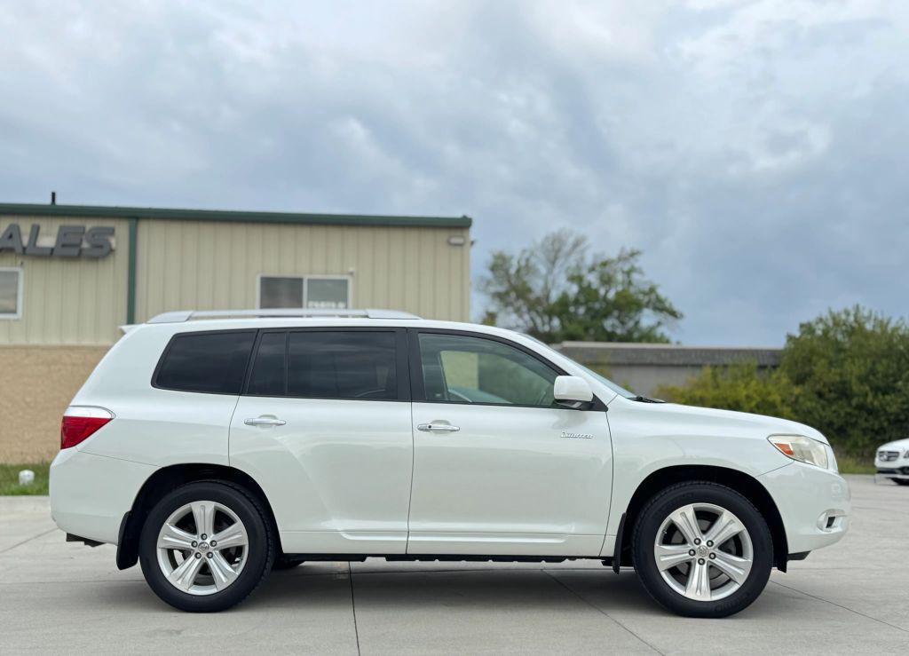 used 2010 Toyota Highlander car, priced at $14,450