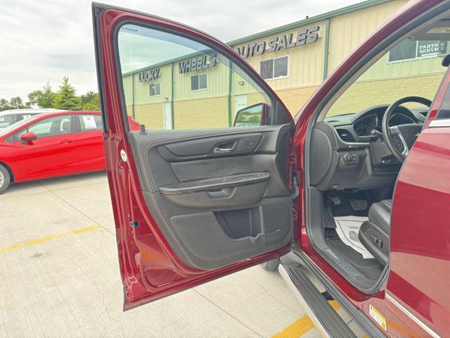 used 2015 Chevrolet Traverse car, priced at $15,995