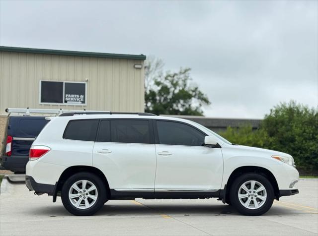 used 2013 Toyota Highlander car, priced at $20,495